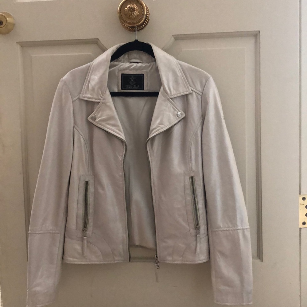 Rino and Pelle soft leather fitted cropped jacket in Bone color. Size small.